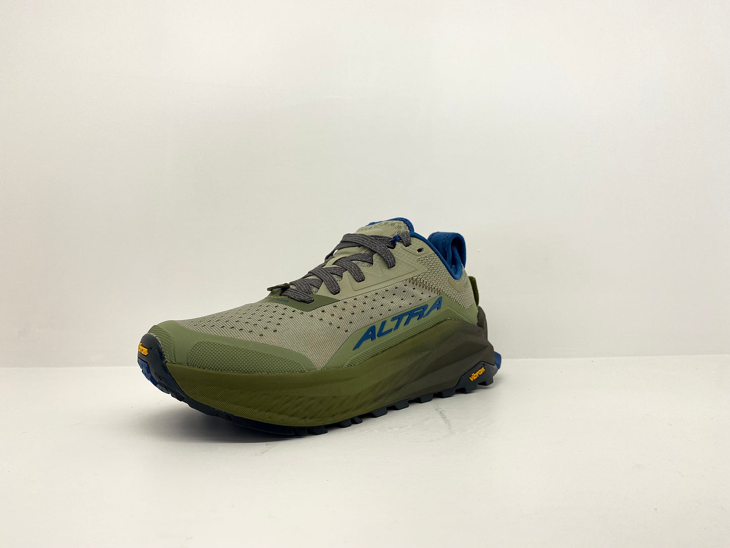 Altra M Oliympus 6